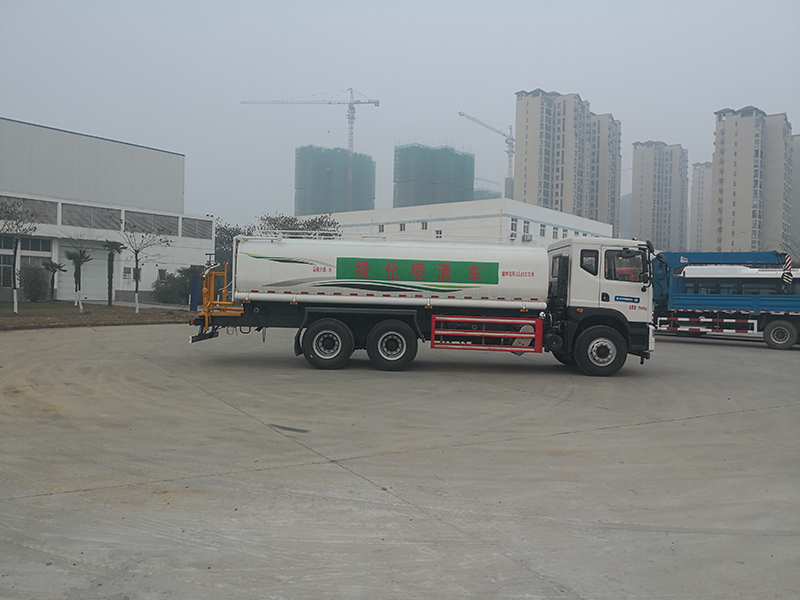 中潔牌XZL5250GSS6型東風(fēng)華神T5后雙橋灑水車